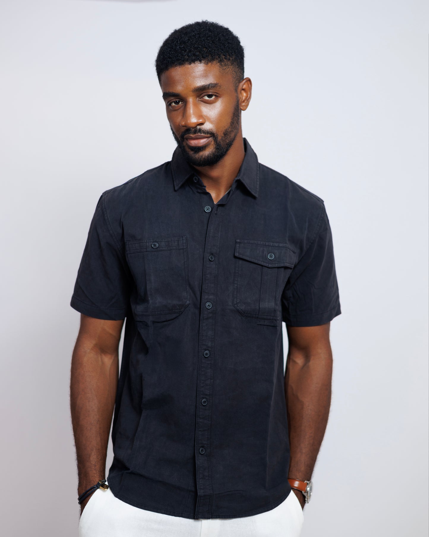 Structured Short-sleeved shirt with Double Chest Pockets in Black