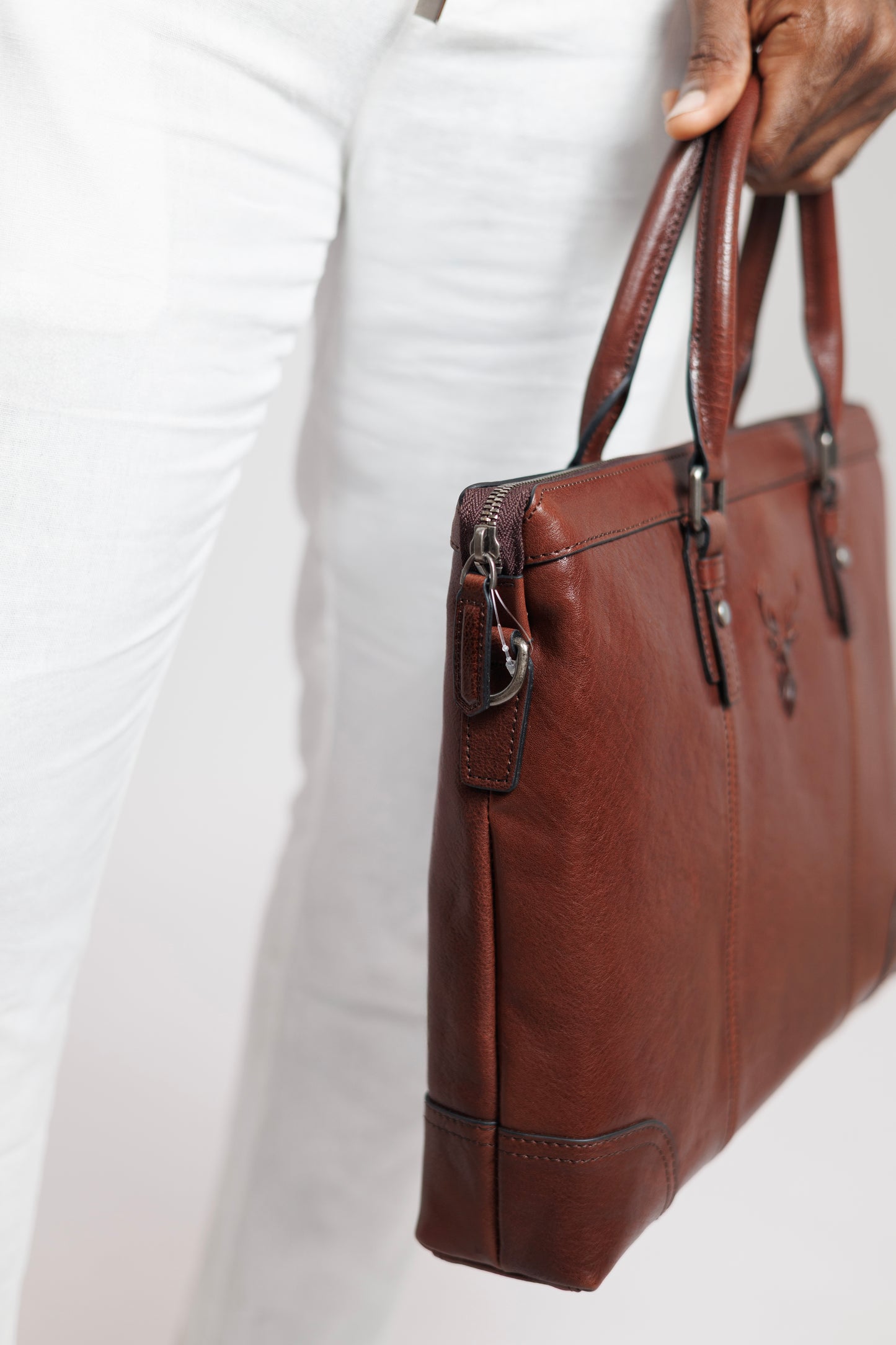 Lorenzo Bellini Stag Head Messenger in Brown