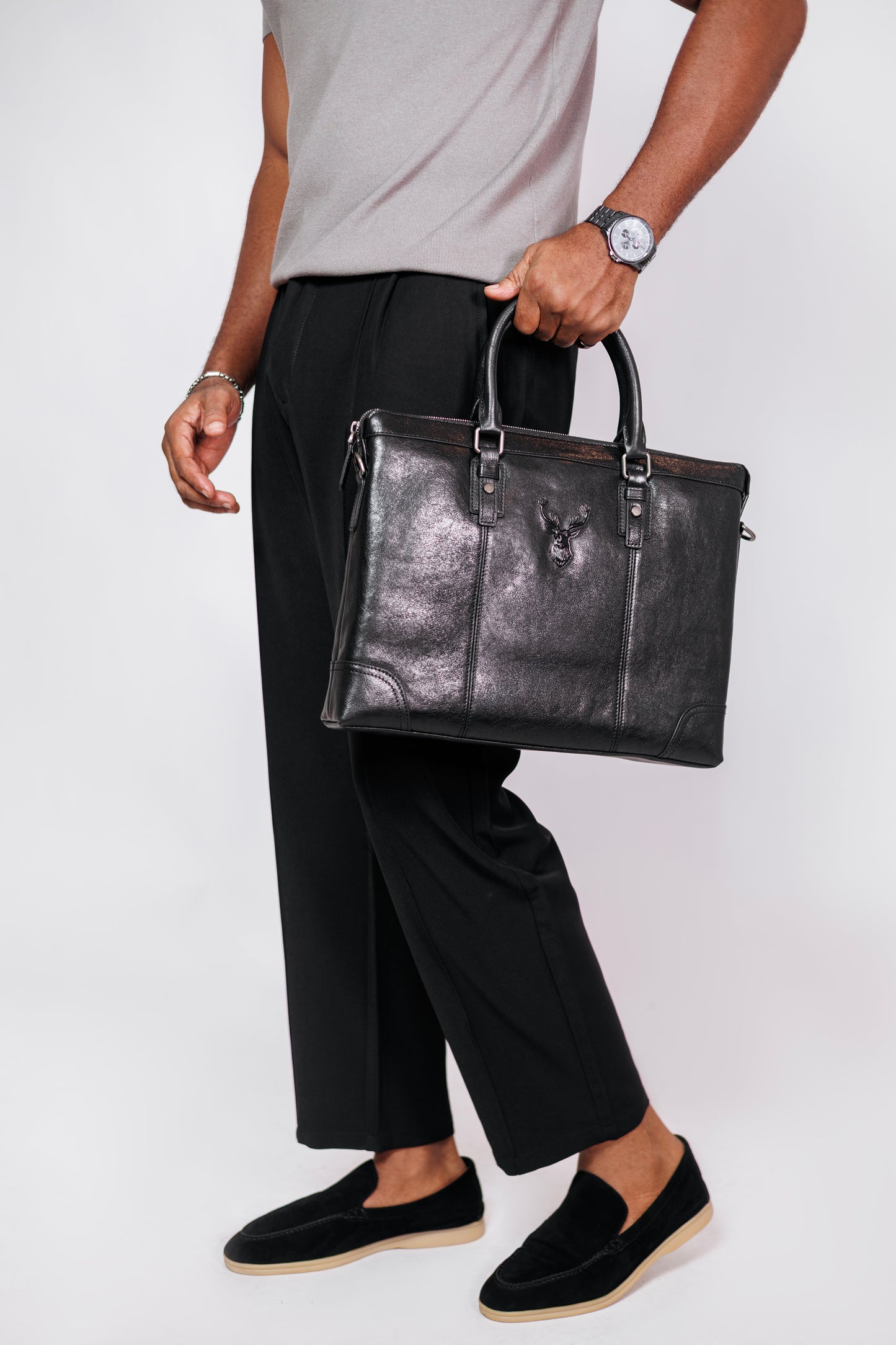 Lorenzo Bellini Stag Head Messenger in Black