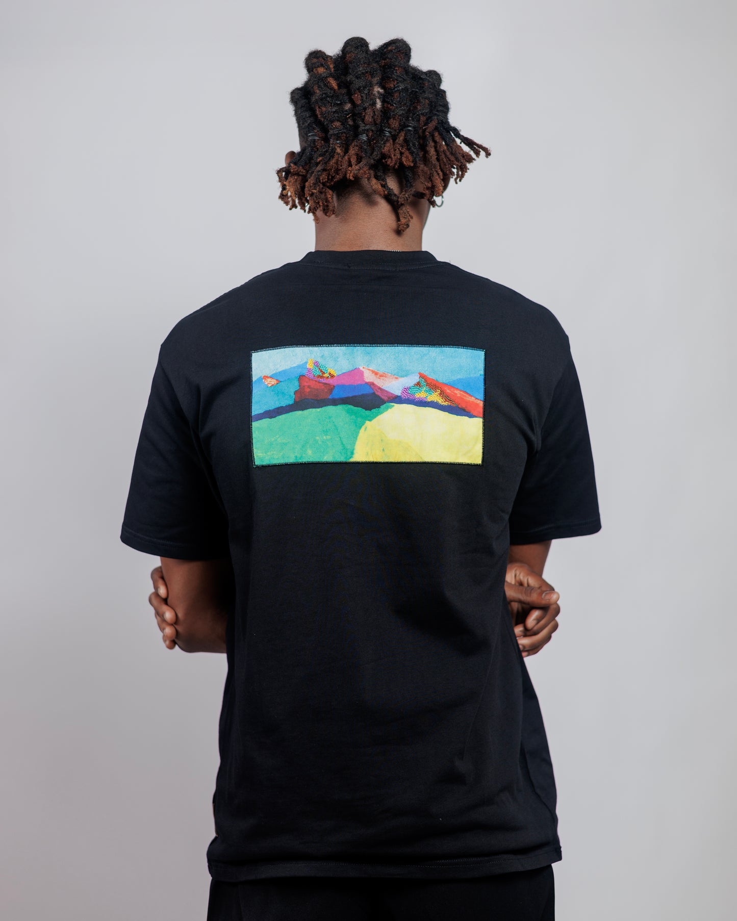 Old Eagle Vista Tee in Jet Black