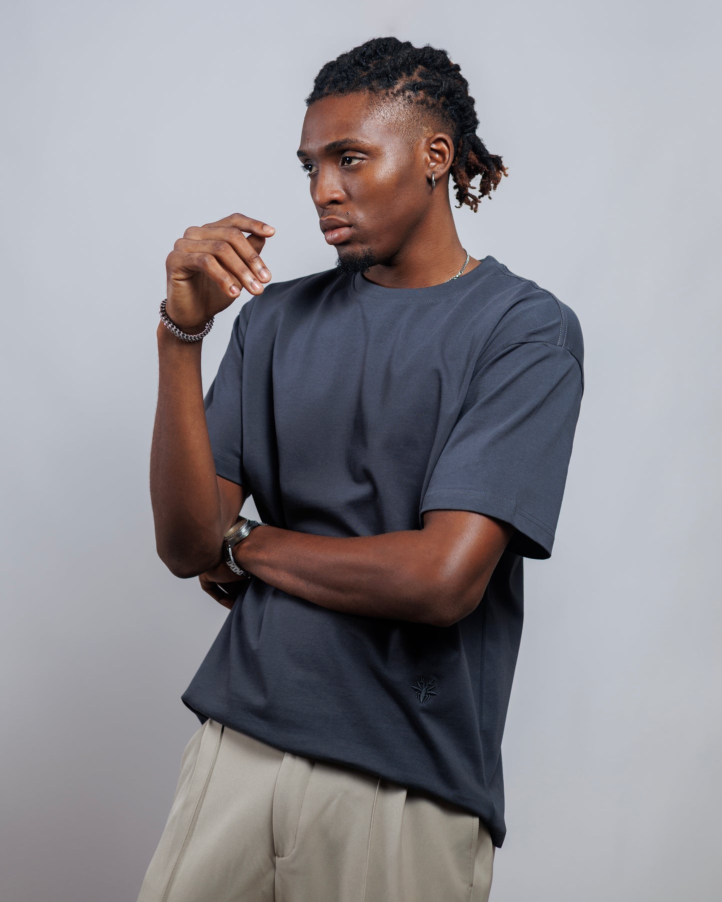 Ood Beetle Relaxed Tee in Charcoal